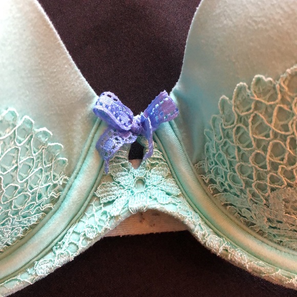 Victoria secrets bra 36B - Picture 2 of 7